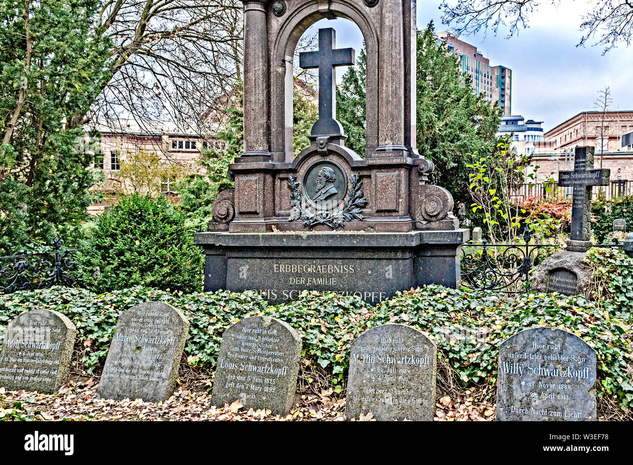 Auf dem Grab Dorotheenstädtischen Friedhof Berlin ; grave à un cimetière à Berlin Banque D'Images