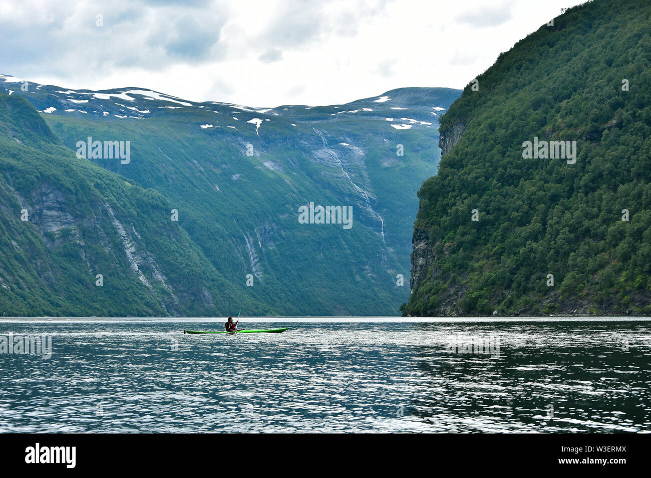 Magnifique paysage de Geirangerfjord , superbe chef-d'oeuvre naturel inclus dans le patrimoine mondial de l'UNESCO , Sunnmore région, Norvège Banque D'Images