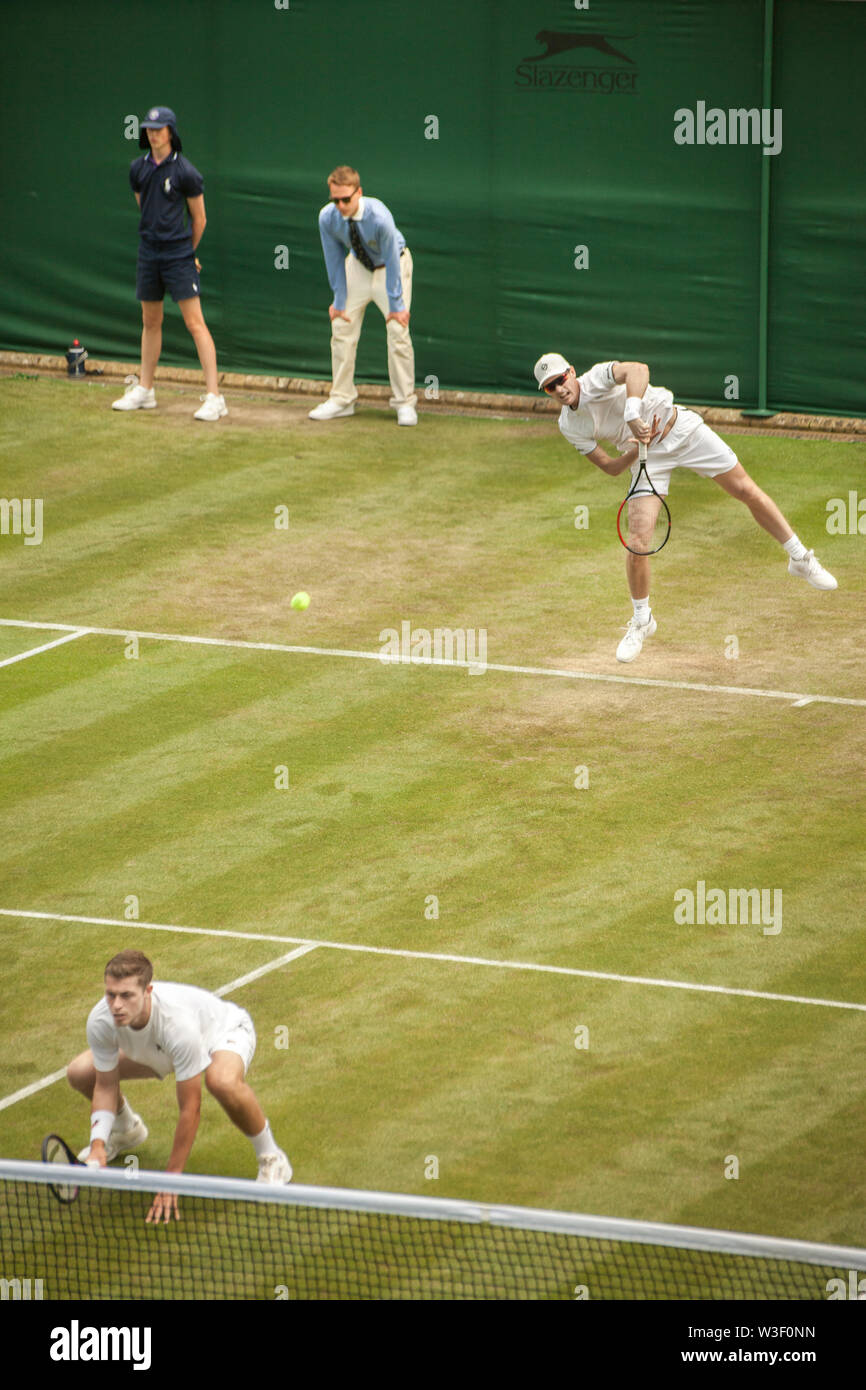 Jamie Murray jouant double à Wimbledon 2019 Banque D'Images