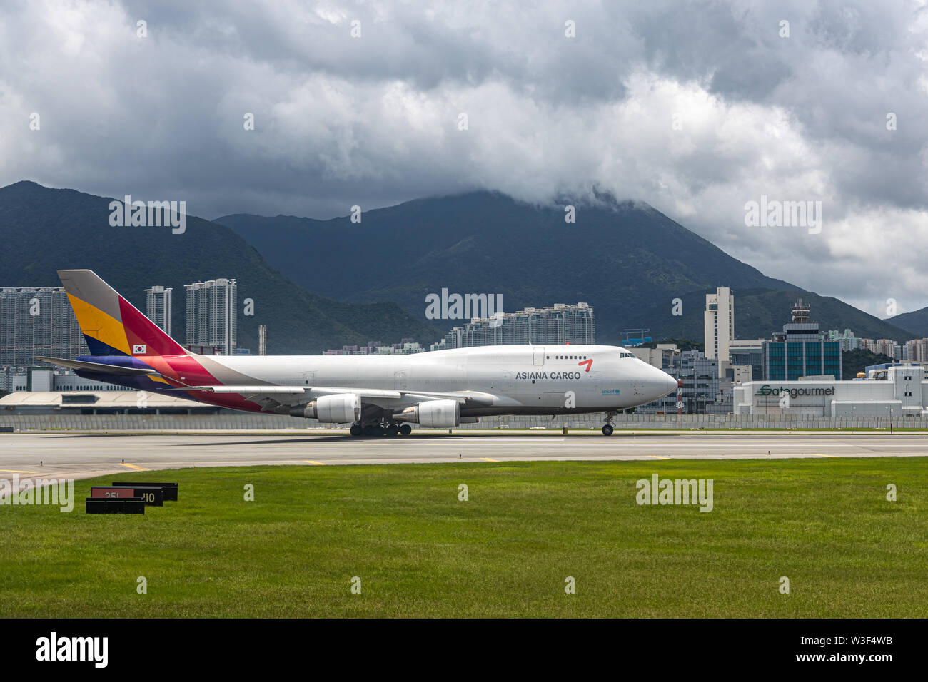 Lantau, Hong Kong - 22 juin 2018 : les avions prêts à décoller à la piste Banque D'Images