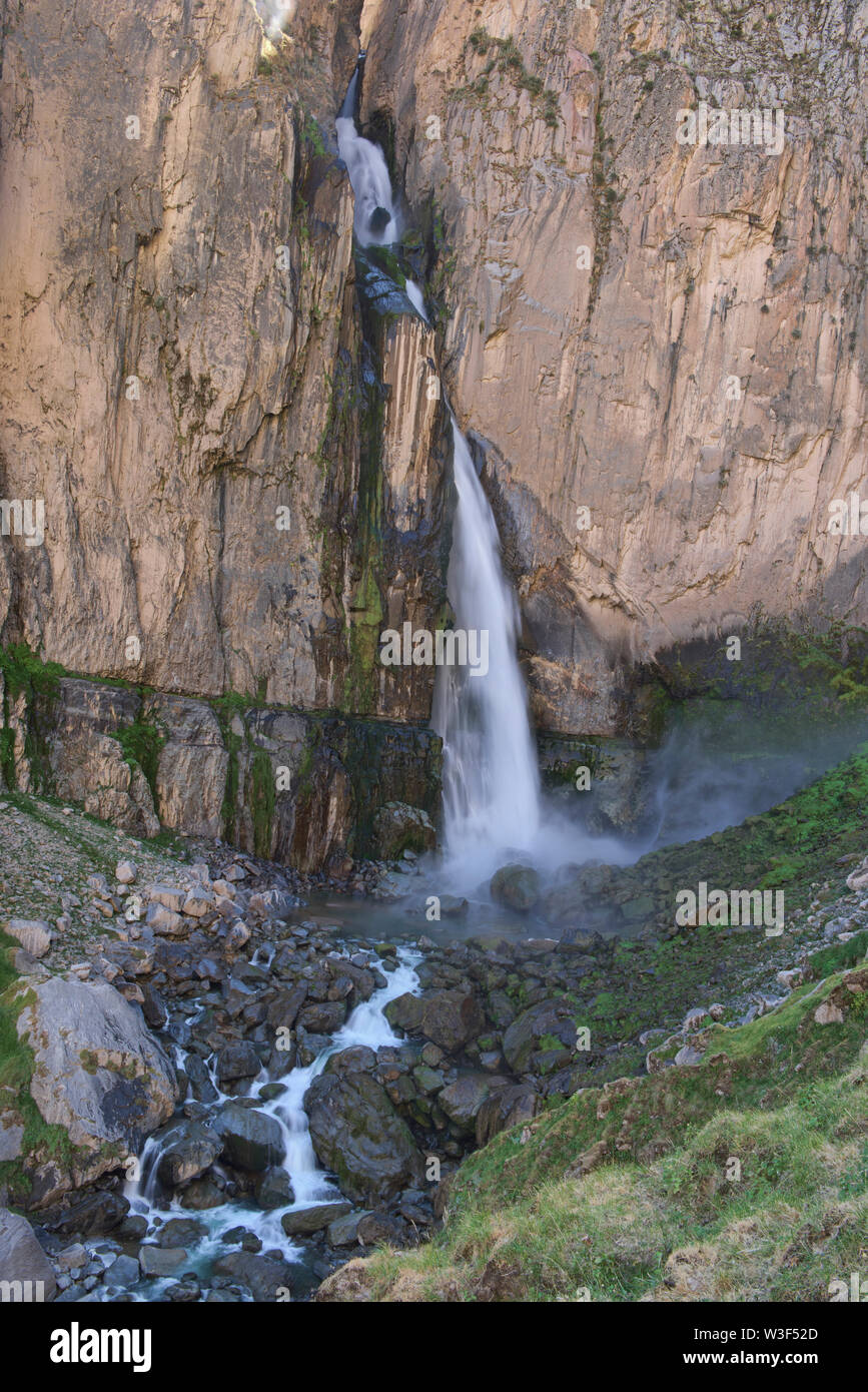 Cascade de Huaruro majestueux, Fure, Canyon de Colca, Pérou Banque D'Images