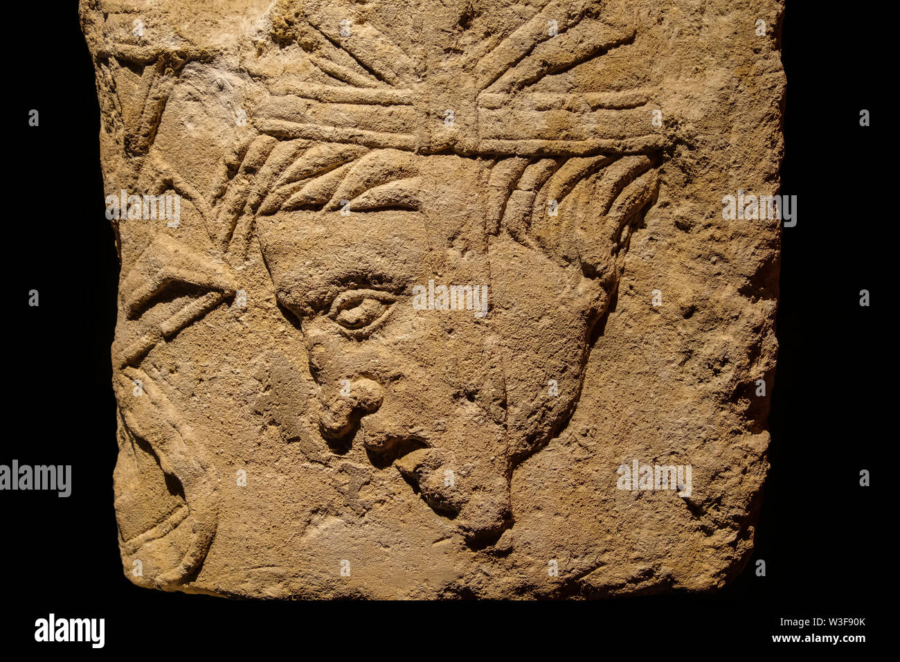Roman relief représentant une tête de l'homme défait de l'Alsace-Lorraine, c'est Romain prix gallo romaine, Musée d'Aquitaine, musée d'Aquitaine. Bordeaux, GI Banque D'Images