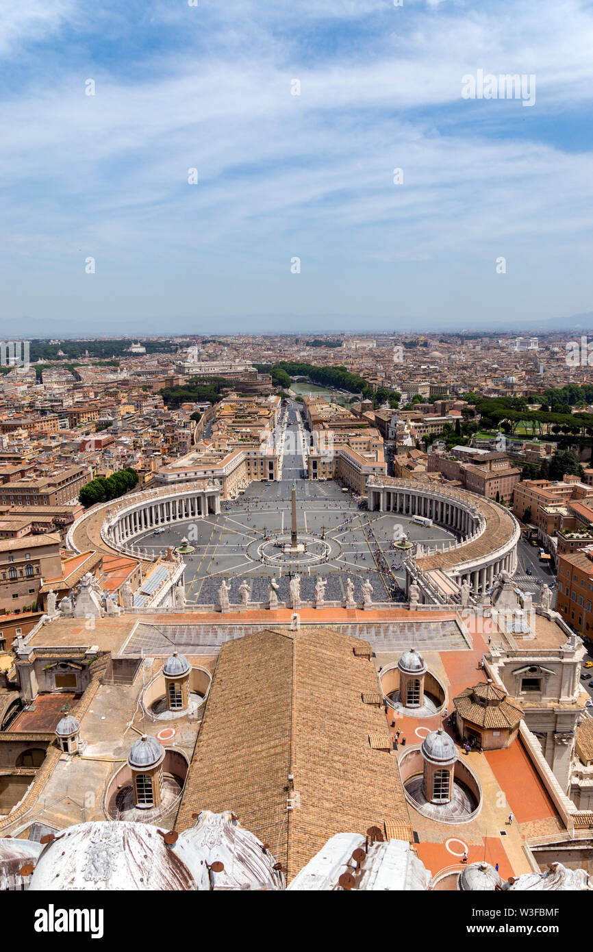 La Place Saint Pierre au Vatican et vue aérienne de Rome Banque D'Images