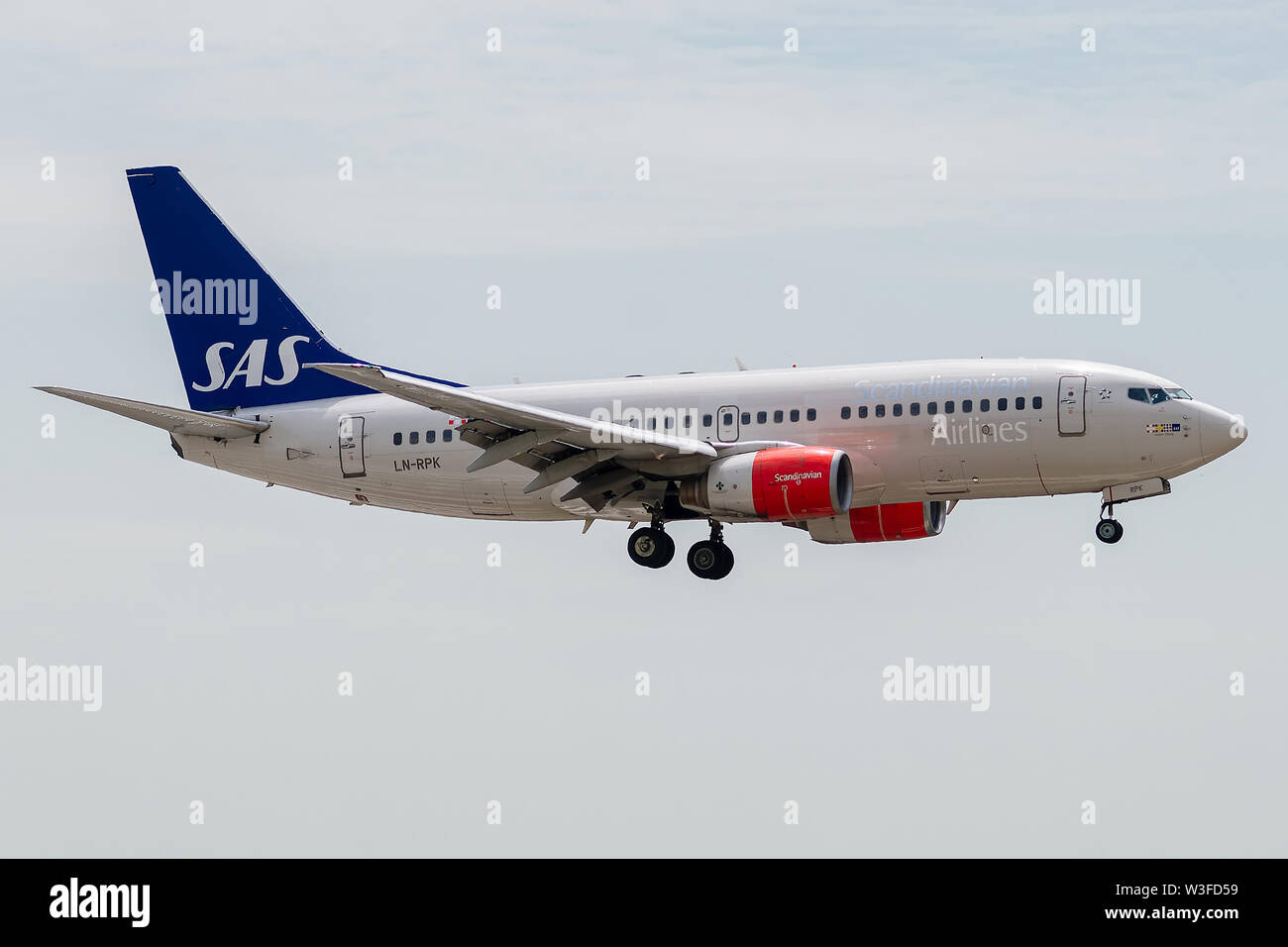 LN-RPK, Juillet 11, 2019, Boeing 737-783-28317 L'atterrissage sur les pistes de l'aéroport Paris Roissy Charles de Gaulle à la fin du vol SK837 SAS d'O Banque D'Images