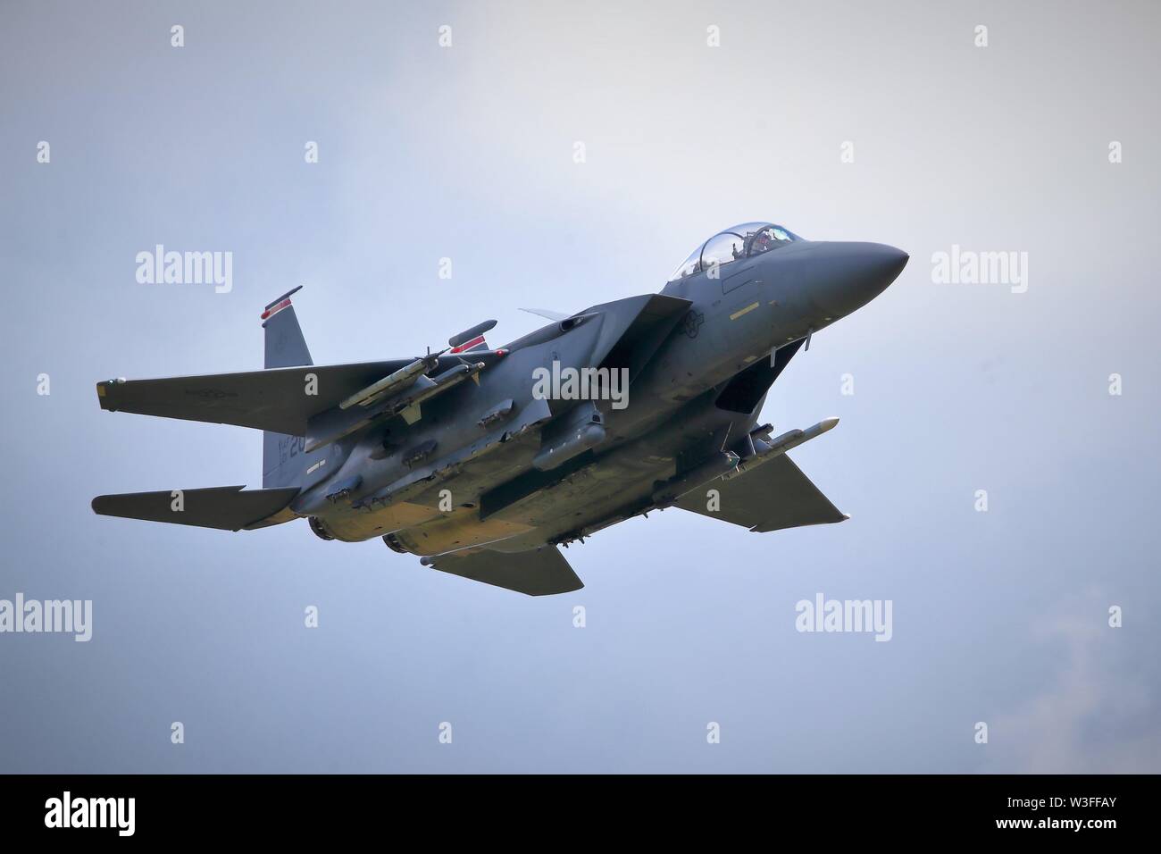 Un F-15 Eagle à l'atterrissage à RAF Lakenheath, UK Banque D'Images
