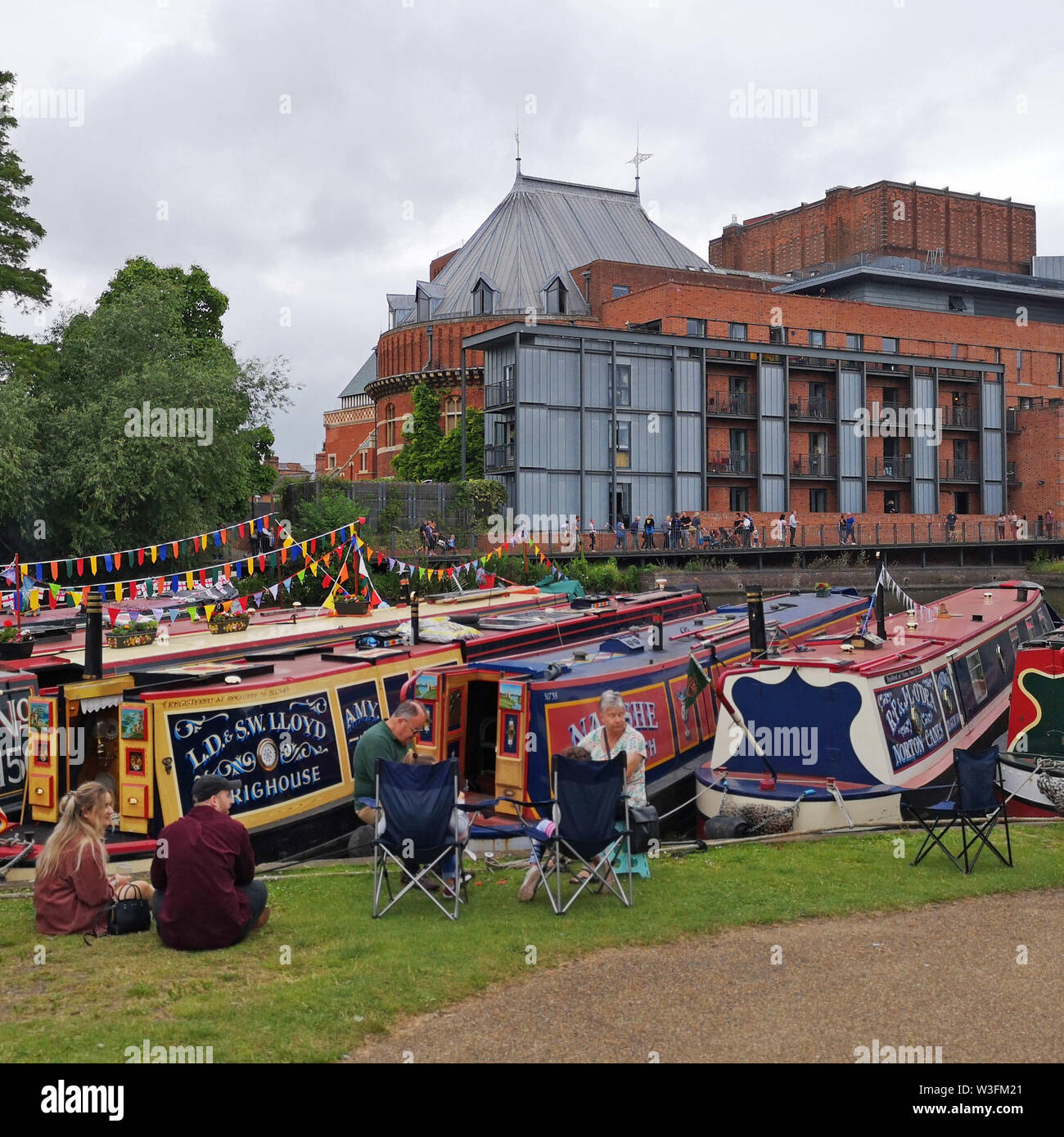 Profitez de l'assemblée annuelle des fêtards Stratford Upon Avon River Festival sur la rivière Avon par le Théâtre RSC. UK. 6 juillet 2019, Banque D'Images