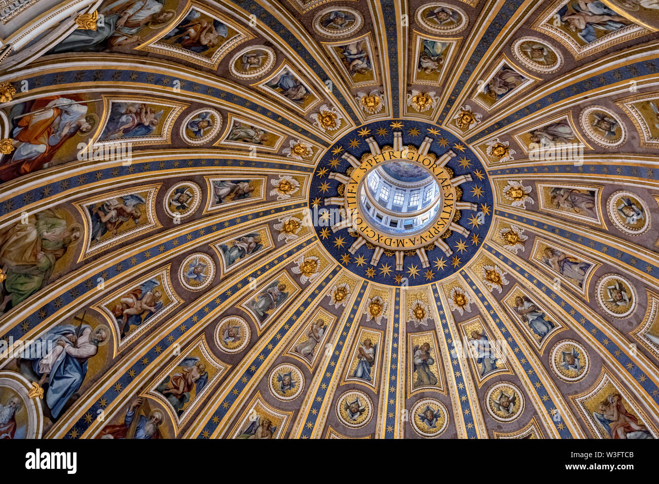 Le dôme de la Basilique Saint-Pierre, Vatican, Rome, Latium, Italie Banque D'Images