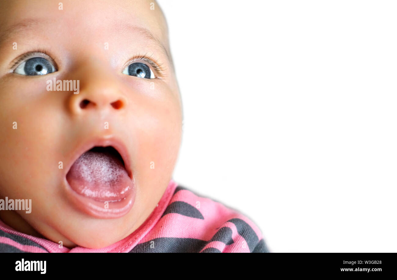 Crooked Blanc Taches Sur La Langue De Bebe Moniliazis Photo Stock Alamy