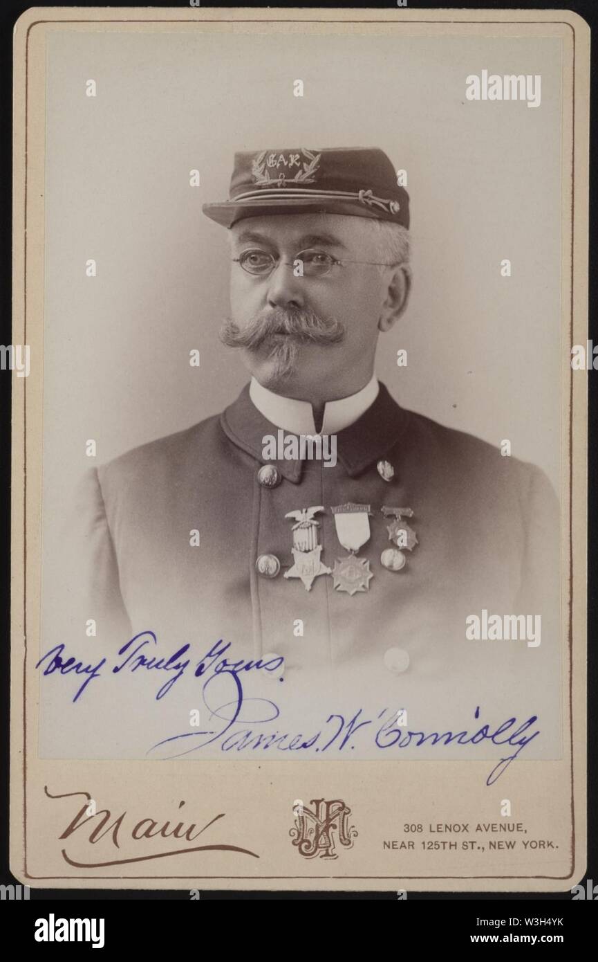 Ancien combattant de la guerre civile, James W. Connelly dans G.A.R. uniforme avec des médailles) - Main, 308 Lenox Avenue, près de 125th St., New York Banque D'Images