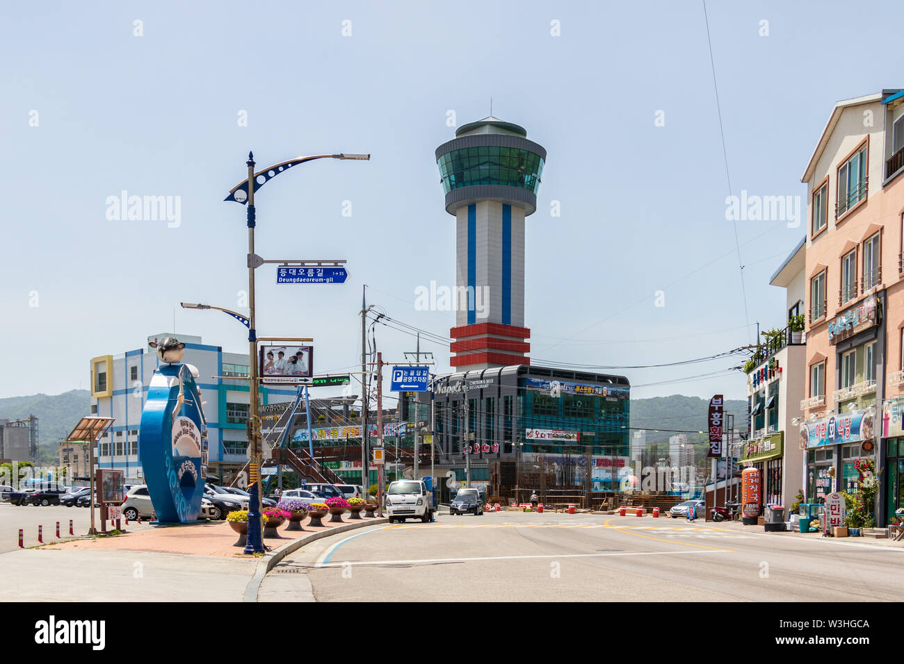 Scénario de la rue Parc phare avec des capacités et de la Tour de Port, ville Mukho Donghae, la province de Gangwon, en Corée du Sud, en Asie. Banque D'Images