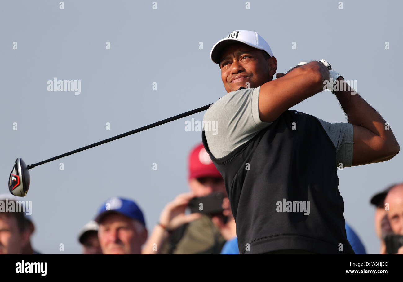 USA's Tiger Woods tees au large de la 14e au cours de l'aperçu la troisième journée de l'Open Championship 2019 au Club de golf Royal Portrush. Banque D'Images