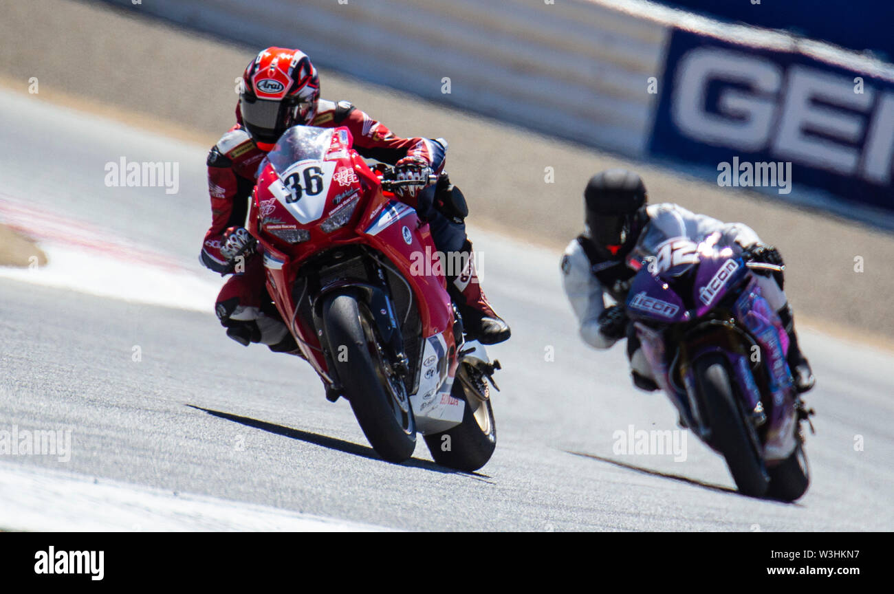 Monterey, CA, USA. Le 13 juillet, 2019. A. #  36 Jayson Uribe bataille pour garder sa position en sortant du tour 3 pendant l'MotoAmerica 2 course SuperBike à Weathertech Raceway Laguna Seca Monterey, CA Thurman James/CSM/Alamy Live News Banque D'Images