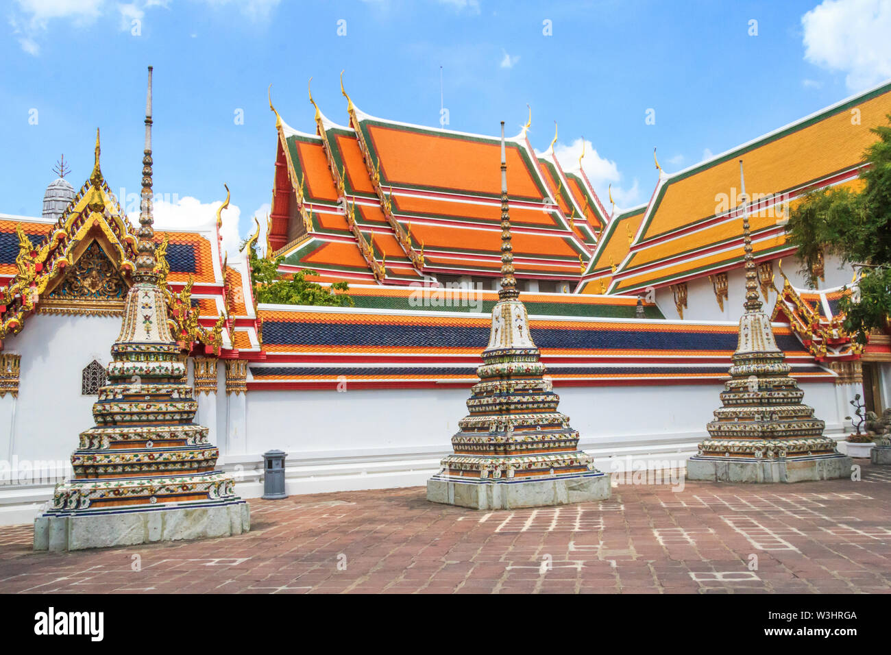 Stupas dans le Wat Pho, Bangkok, Thaïlande Banque D'Images