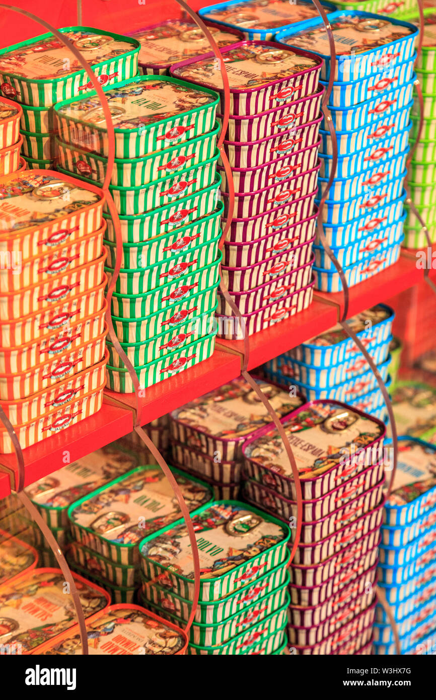Les boîtes de sardines un produit typique du Portugal Banque D'Images
