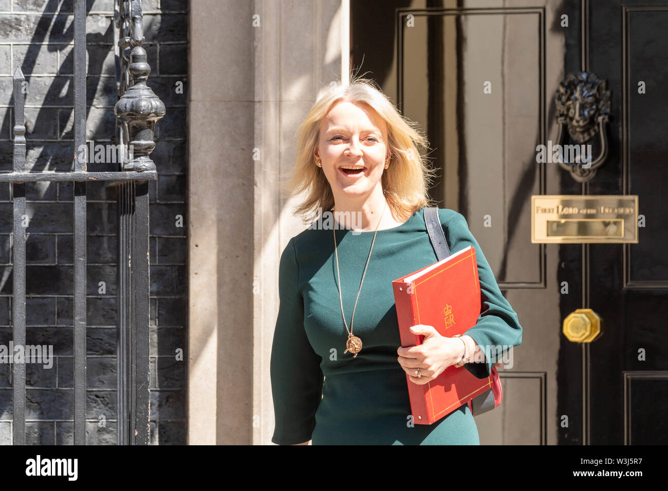 Londres, Royaume-Uni. 16 juillet 2019, Elizabeth Truss, député Secrétaire en chef au Trésor quitte une réunion du Cabinet au 10 Downing Street, London Credit Ian Davidson/Alamy Live News Banque D'Images
