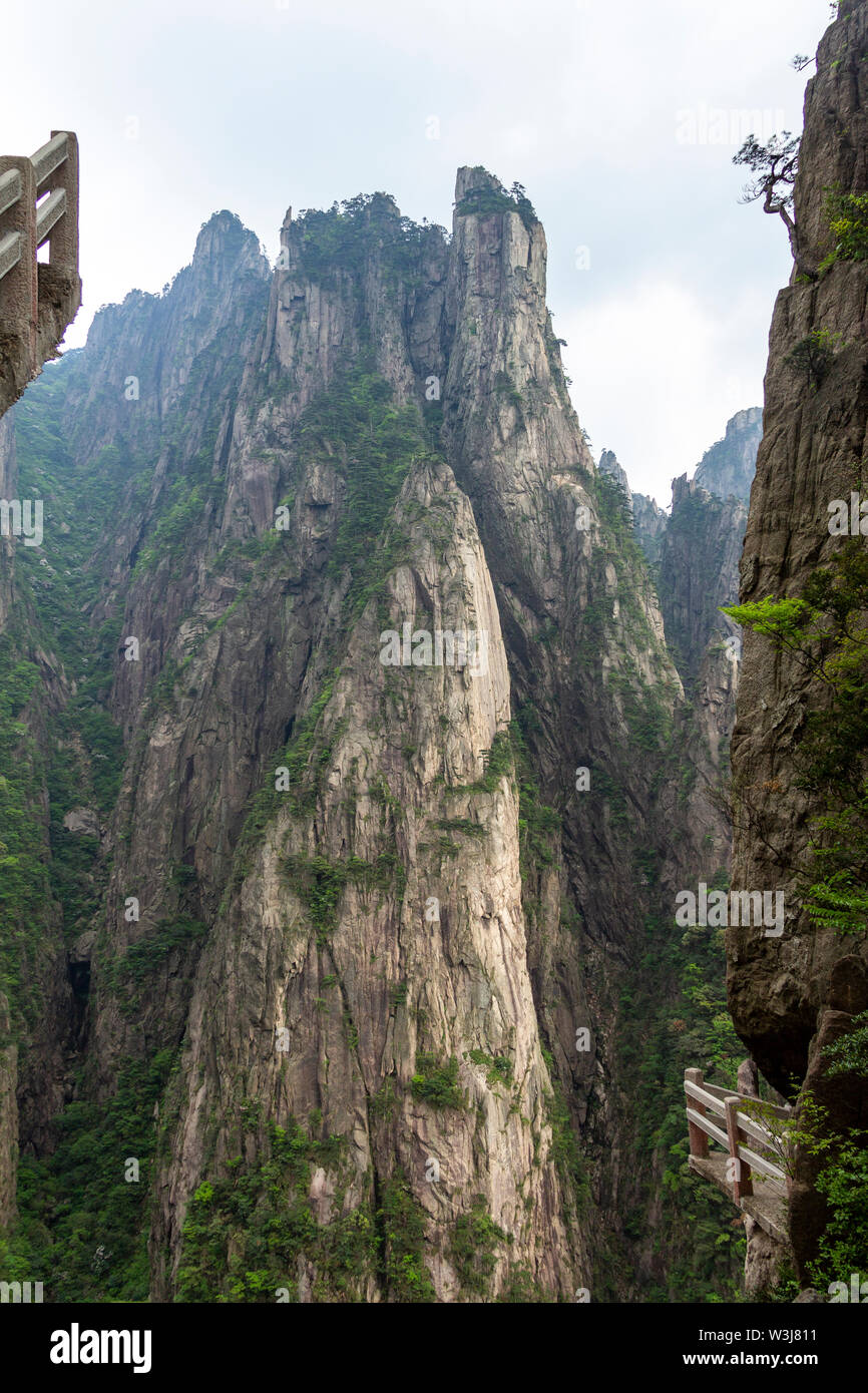 La Plus Belle Chaîne De Montagnes De Chine Photos La Plus