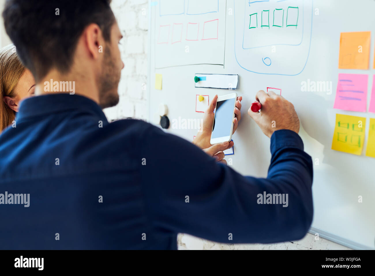 Gros plan du prototypage designers ux mise en page d'application mobile Banque D'Images