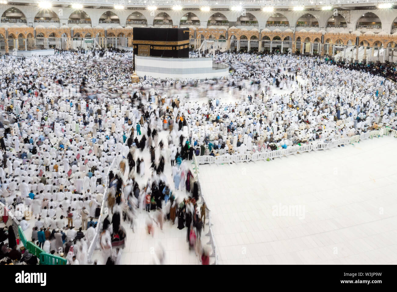 La Mecque, Arabie saoudite - le 28 juin : pèlerins musulmans, de tous les coins du monde, tournant autour de la Kaaba, le 28 juin 2019 à La Mecque, l'Arabie Saoudite. Muslim Banque D'Images