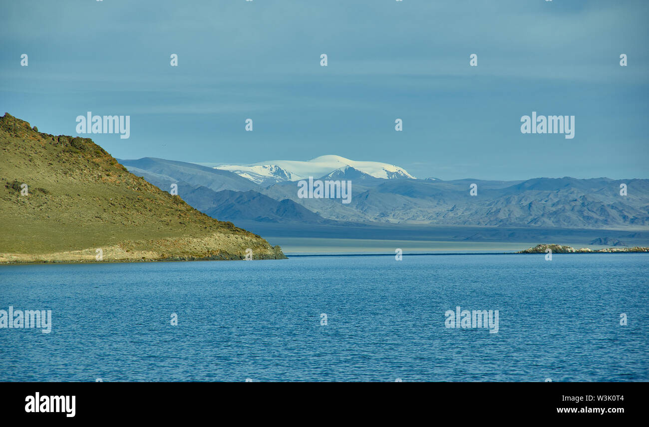 Uureg Nuur Lake, lac salin dans un bassin endoréique dans l'ouest de la Mongolie. Banque D'Images