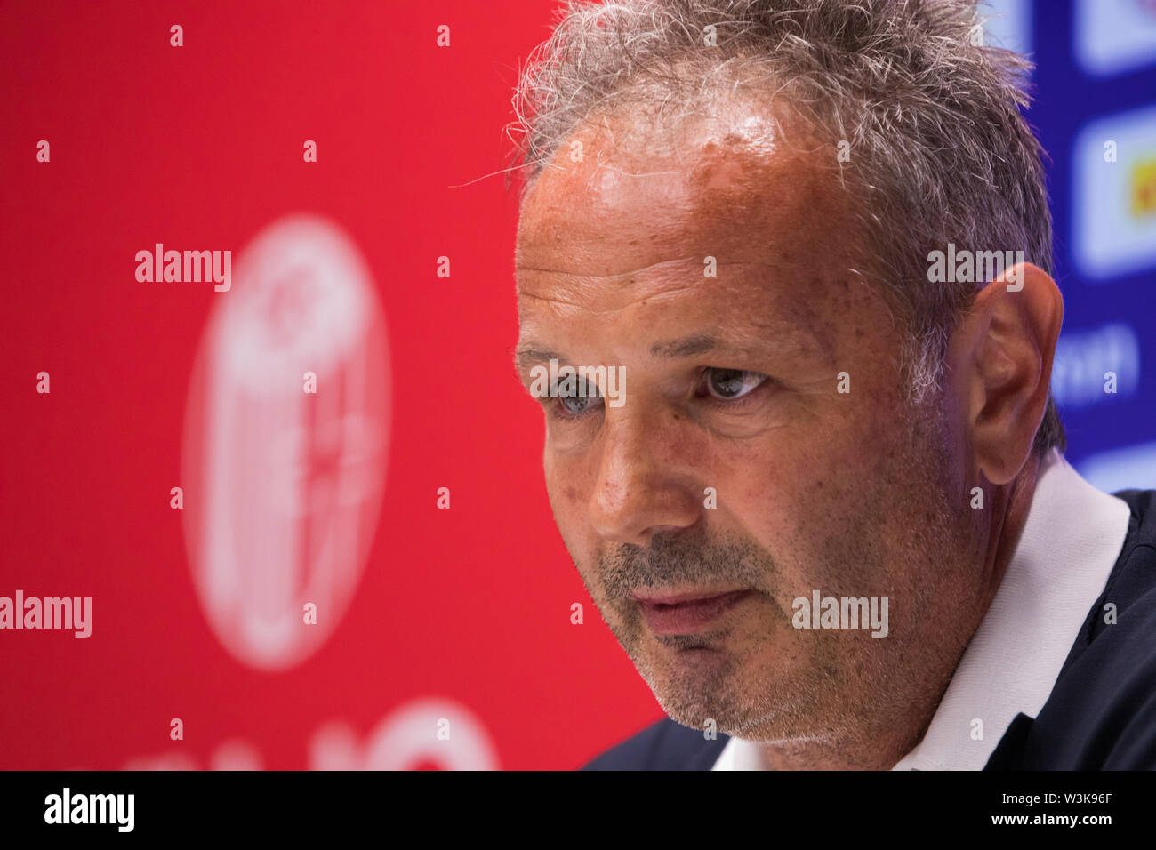 Bologne, Italie. 13 juillet, 2019. Sinisa Mihajlovic entraîneur de Bologne tient une conférence de presse Banque D'Images