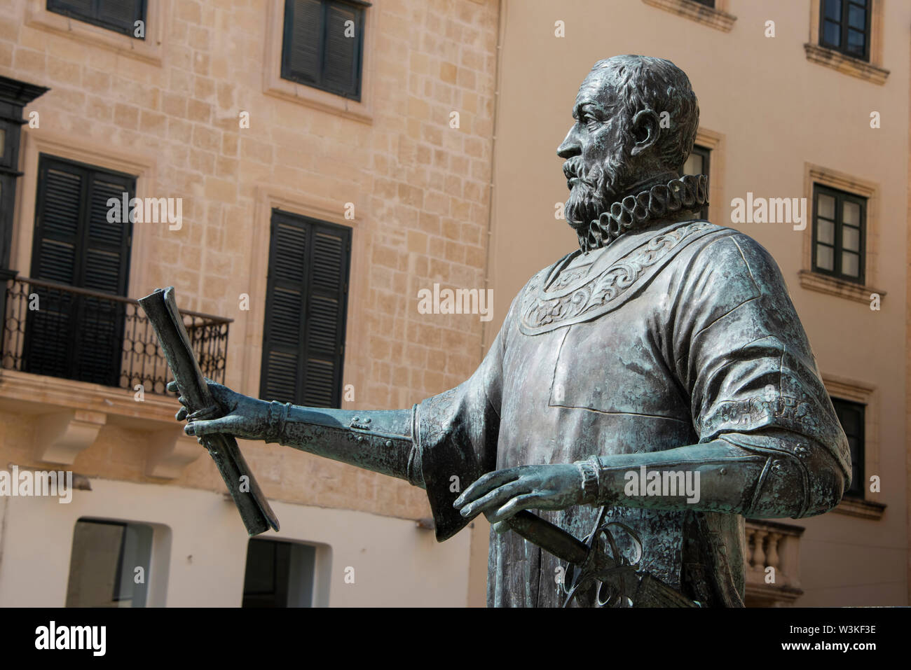 L'Europe, Malte, La Valette. Statue de Jean de La Valette (1495-1568) Le Grand Maître Jean Parisot de La Valette, qui a fondé la ville en 1566 Banque D'Images