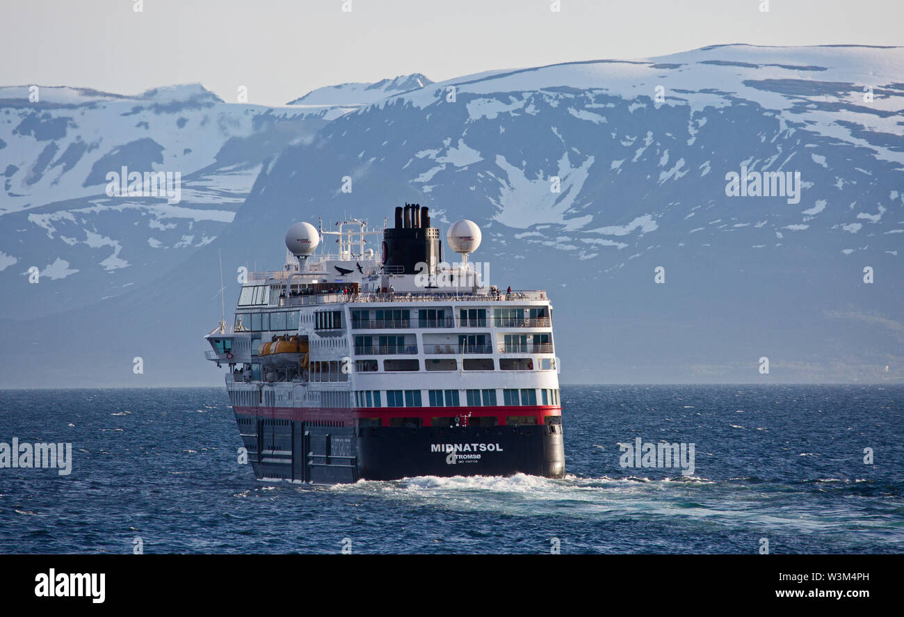 Hurtigruten Midnatsol, près de Tromso, Norvège Banque D'Images