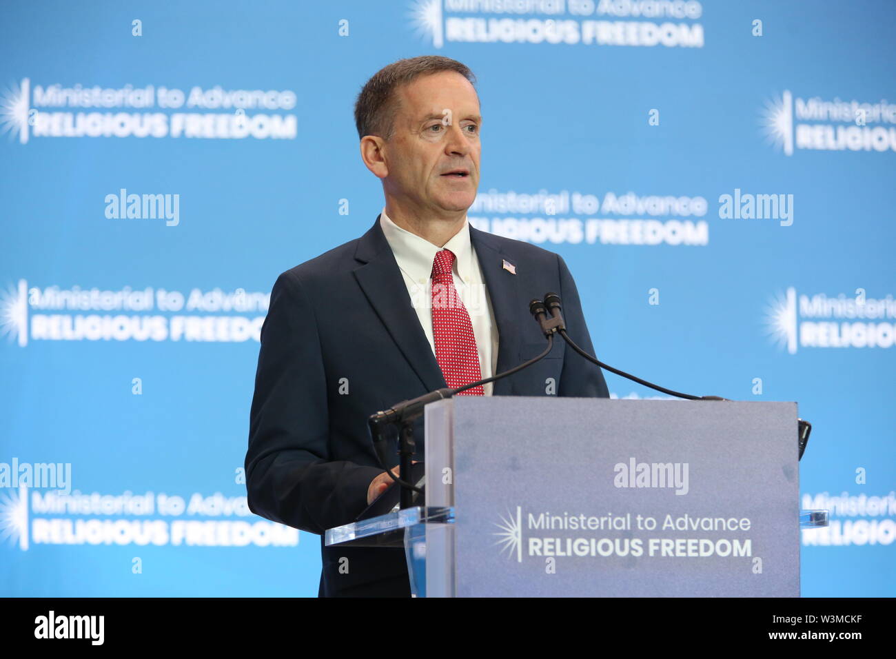 Washington, États-Unis d'Amérique. 16 juillet, 2019. L'administrateur de l'USAID américain Mark Green prononce une allocution à la Conférence ministérielle pour promouvoir la liberté religieuse événement au ministère d'État le 16 juillet 2019 à Washington, DC. Cent quinze ministres des affaires étrangères doivent assister à la réunion ministérielle qui est largement considéré comme une tentative par l'atout de l'administration merci de chrétiens évangéliques. Credit : Planetpix/Alamy Live News Banque D'Images