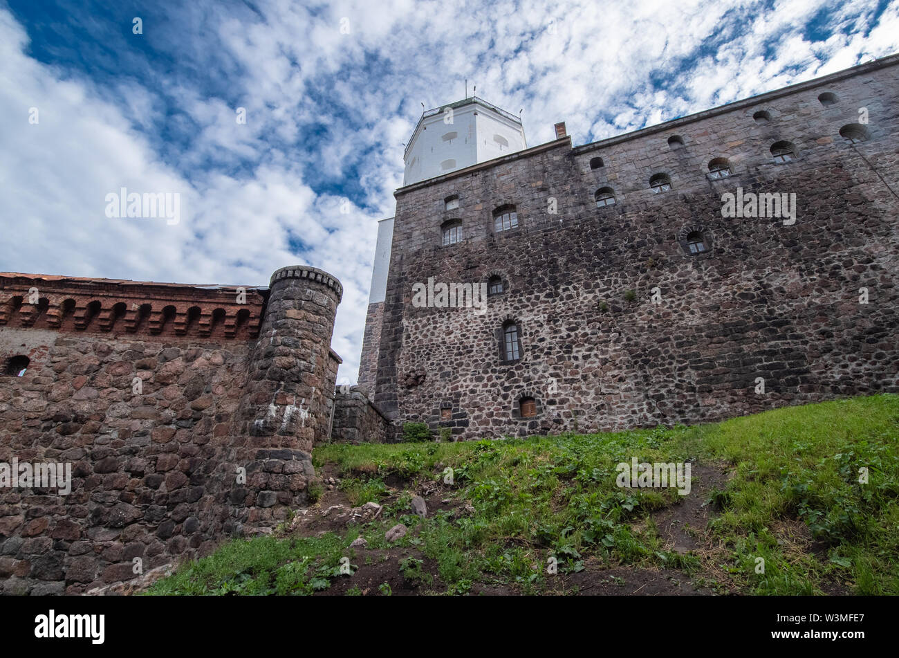 Forteresse de pierre médiévale dans la ville russe de Vyborg Banque D'Images