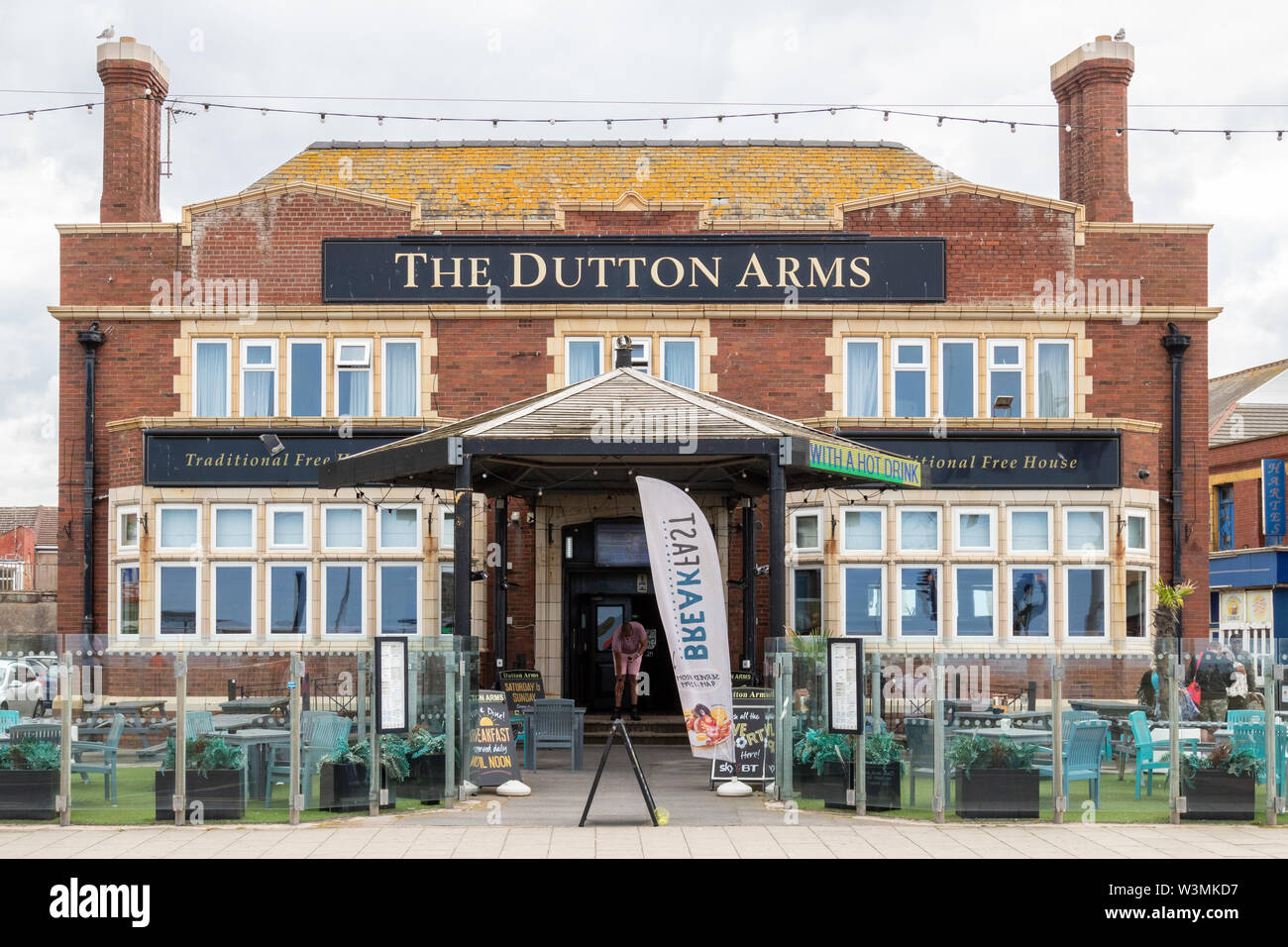 Le bras de Dutton bar et restaurant sur la promenade de Blackpool, Lancashire, Royaume-Uni Banque D'Images