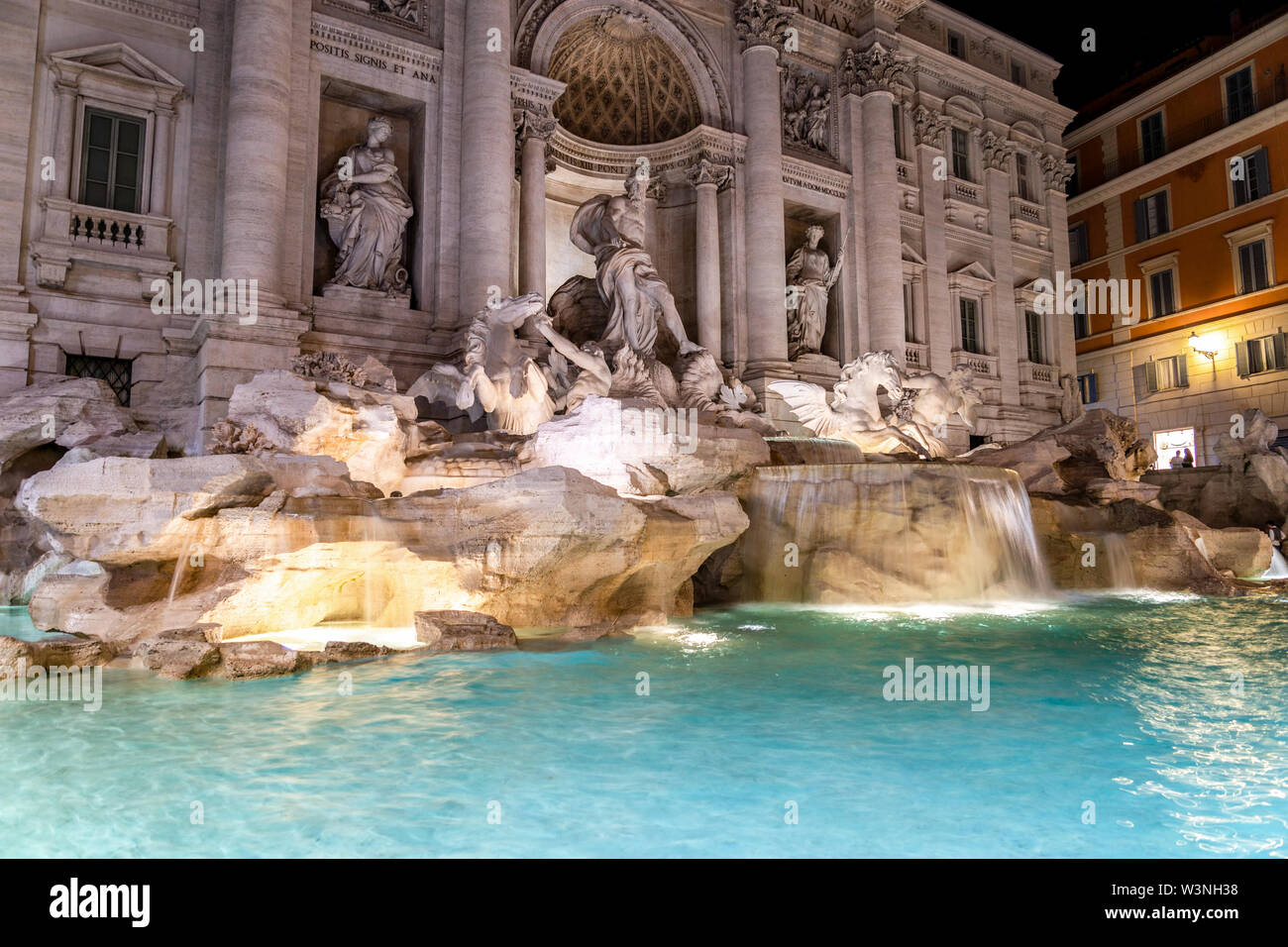 Fontaine de Trevi la nuit - Rome, Italie Banque D'Images