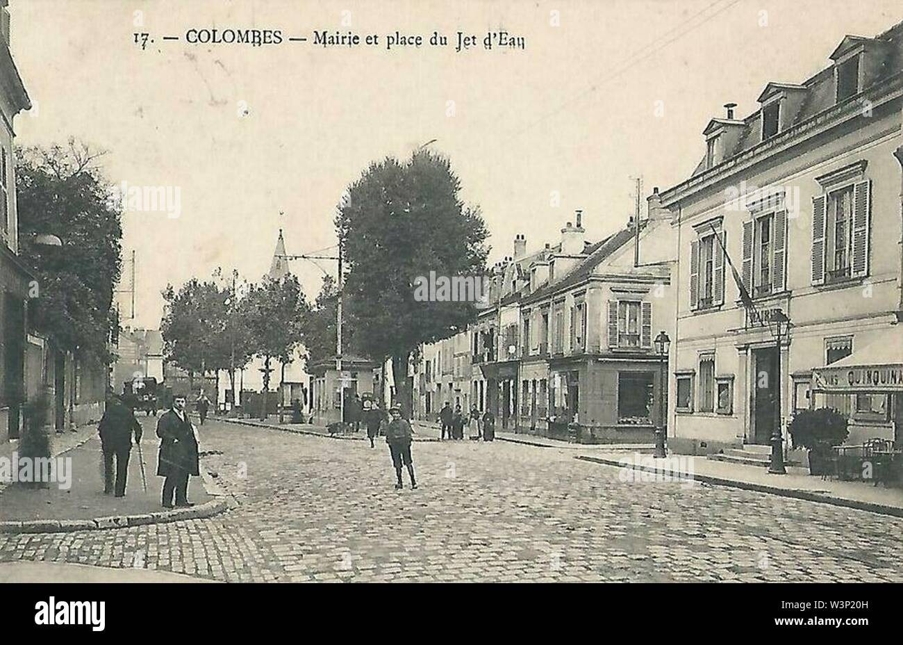 Colombes.Place du Jet d'eau.place du Général-Leclerc rails du tramway.. Banque D'Images