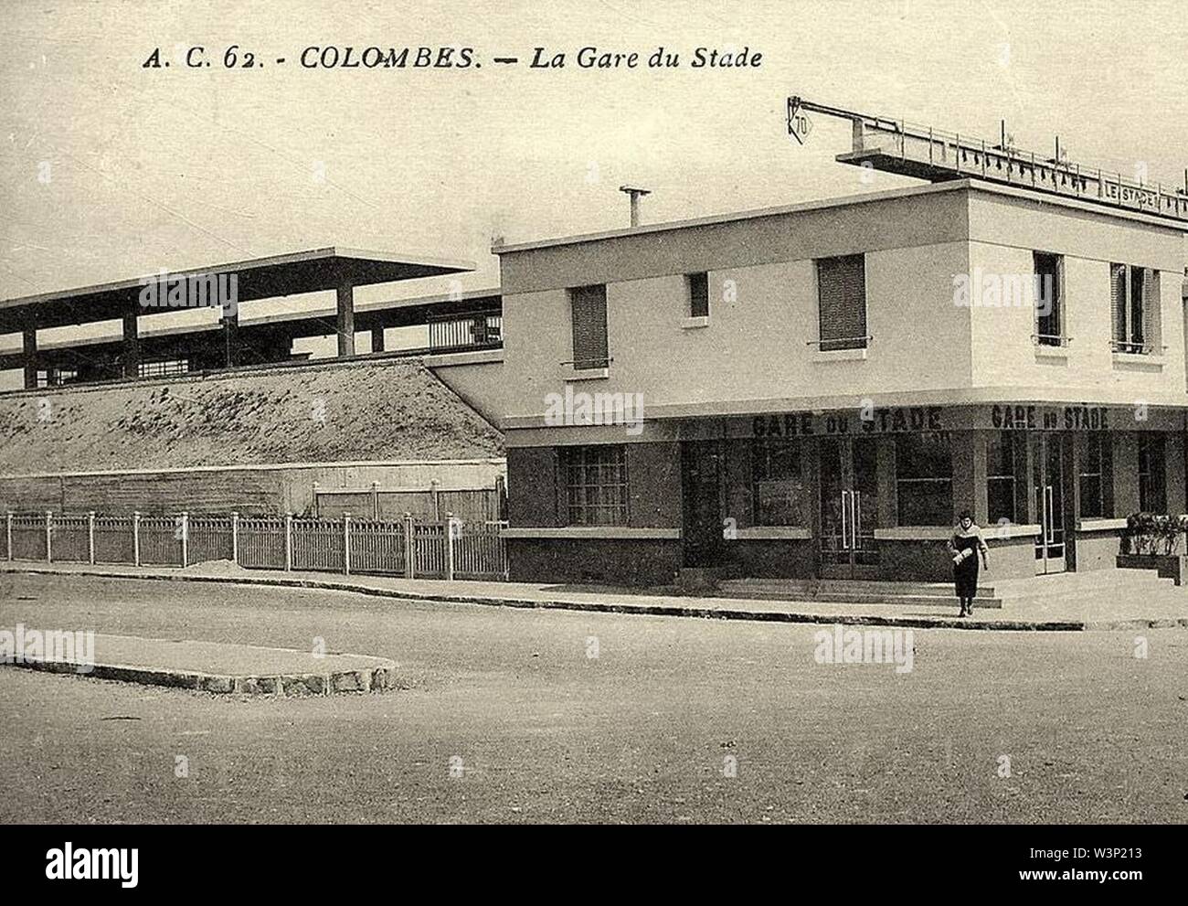 La Gare du Stade de COLOMBES batiment principal. Banque D'Images