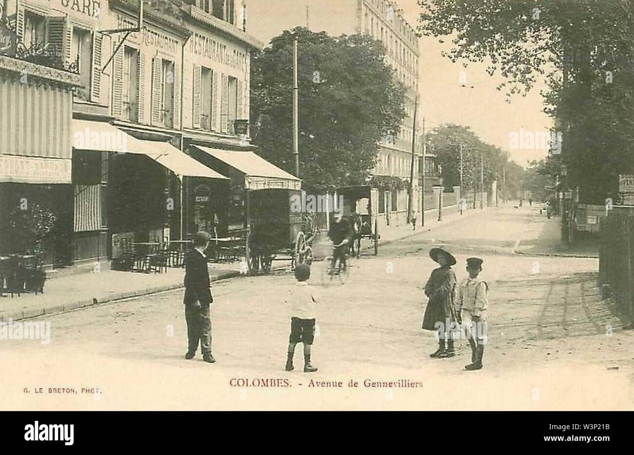 Colombes.Avenue de Gennevilliers.Enfants. Banque D'Images