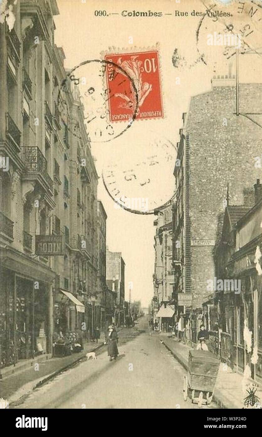 Colombes.Rue des vallées. Banque D'Images