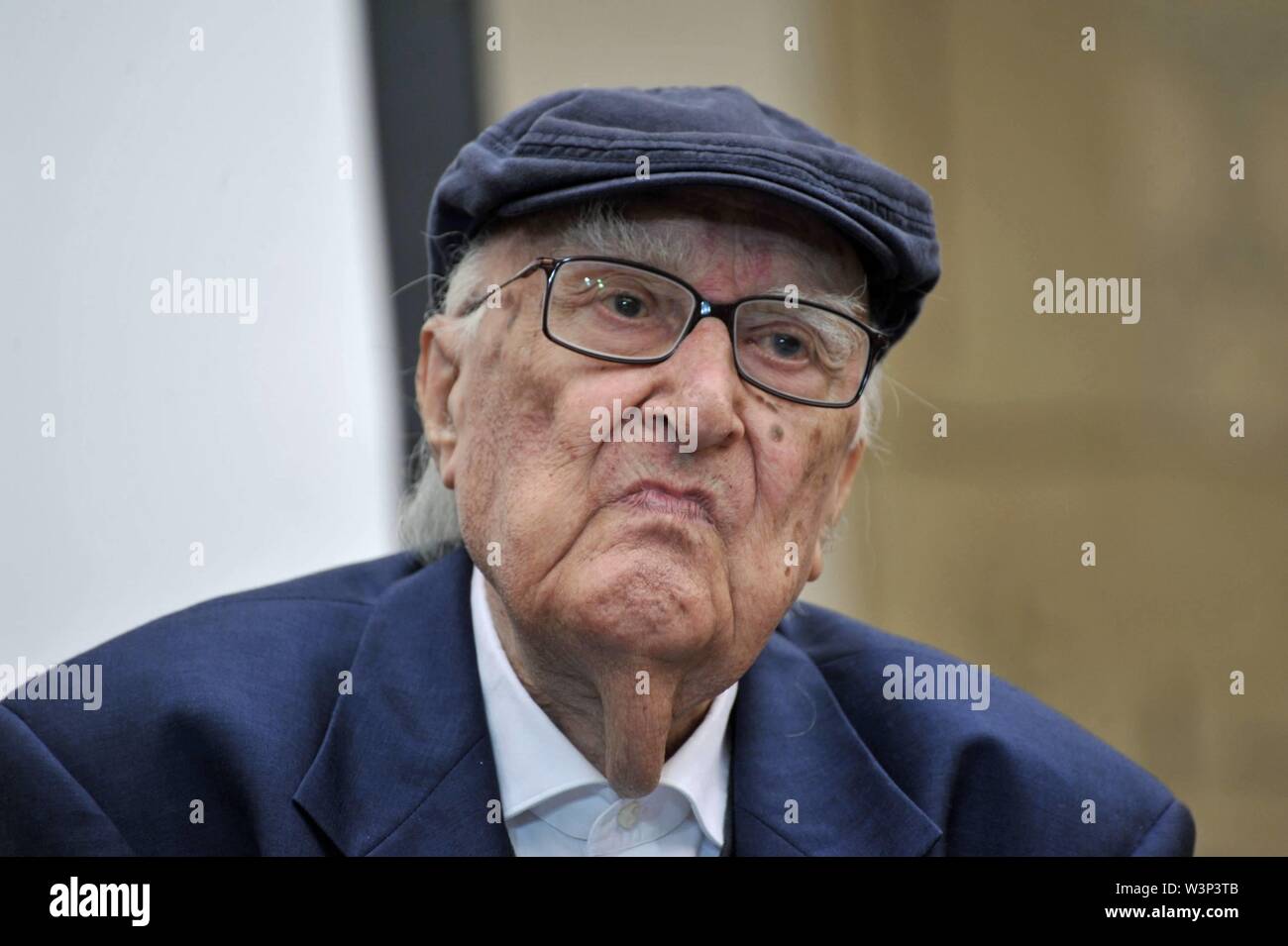 Un festival du livre maritime à la galerie d'art moderne Andrea Camilleri présente le livre LA GIOSTRA DEGLI SCAMBI (Alberto Lo Bianco/IPA/Fotogramma, 2015-06-08) - la photo ps peut être utilisé en respectant le contexte dans lequel a été prise, et sans intention diffamatoire de la dignité des personnes représentées (Alberto Lo Bianco/IPA/Fotogramma, Répertoire de photos - Banque D'Images