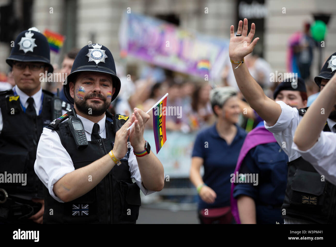 Londres, UK - 6 juillet 2019 : les agents de police participent à la gay pride annuelle de mars dans le centre de Londres Banque D'Images