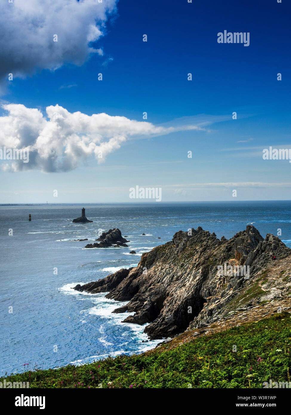 Pointe du Raz, Cap Sizun, phare de la Vieille, Finistère, Bretagne, France Banque D'Images