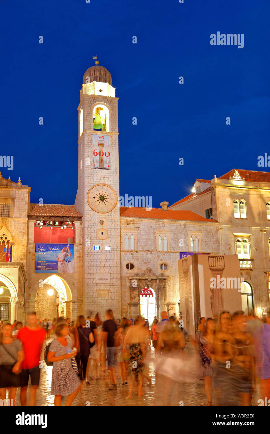 Soirée dans la vieille ville de Dubrovnik sur la côte dalmate de la Croatie. Banque D'Images