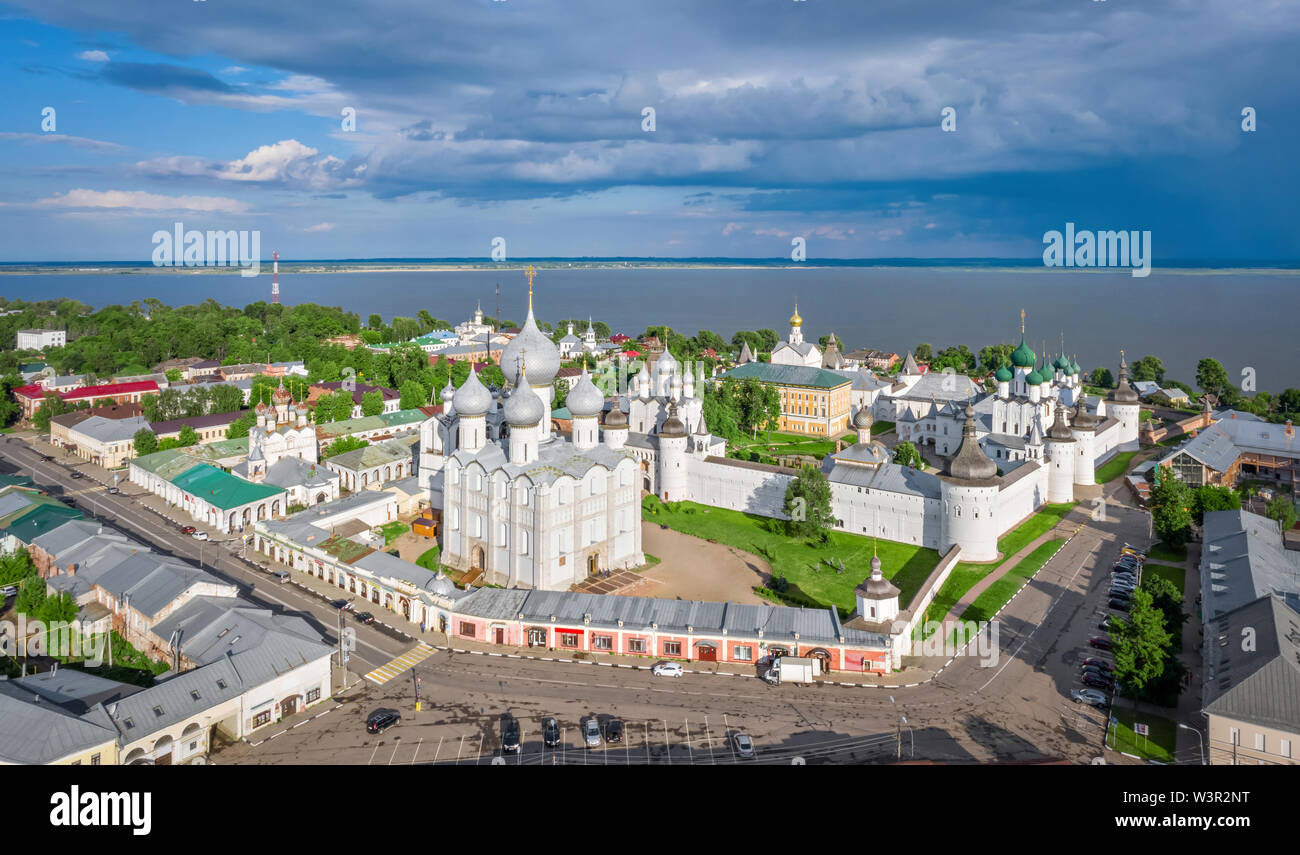 Vue aérienne du Kremlin de Rostov Veliky, Rostov, oblast de Iaroslavl, en Russie Banque D'Images