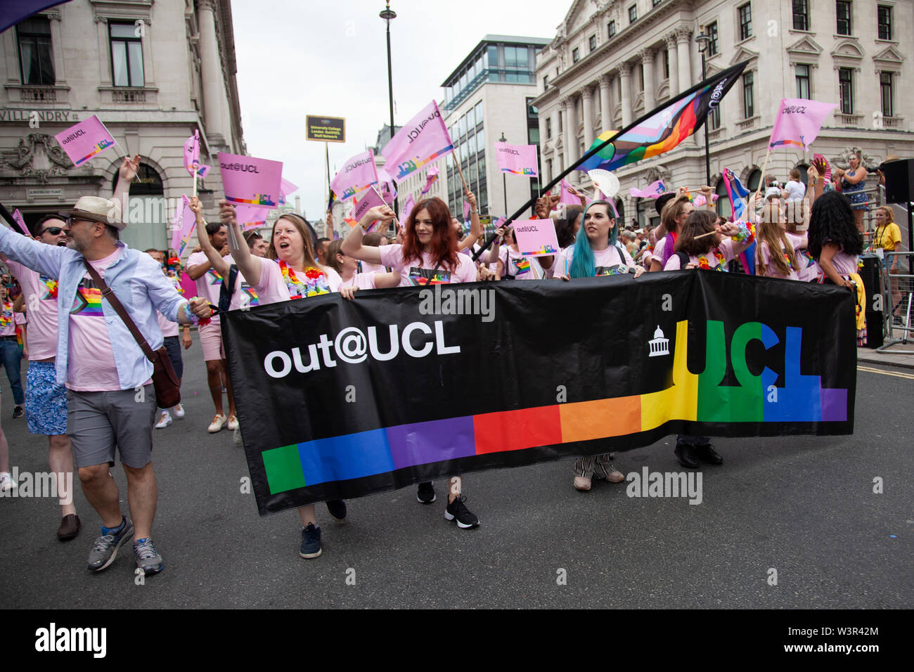 Londres, UK - 6 juillet 2019 : Le personnel de l'University College de Londres, prendre part à la gay pride annuelle de mars dans le centre de Londres Banque D'Images