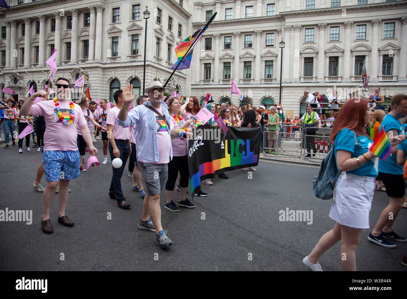 Londres, UK - 6 juillet 2019 : Le personnel de l'University College de Londres, prendre part à la gay pride annuelle de mars dans le centre de Londres Banque D'Images