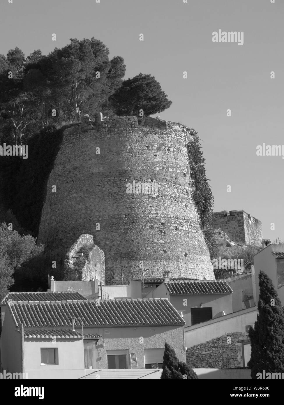 Coin de l'ancientt mur qui entoure le château de Denia, Espagne Banque D'Images Coin de l'ancientt mur qui entoure le château de Denia, Espagne Banque D'Images