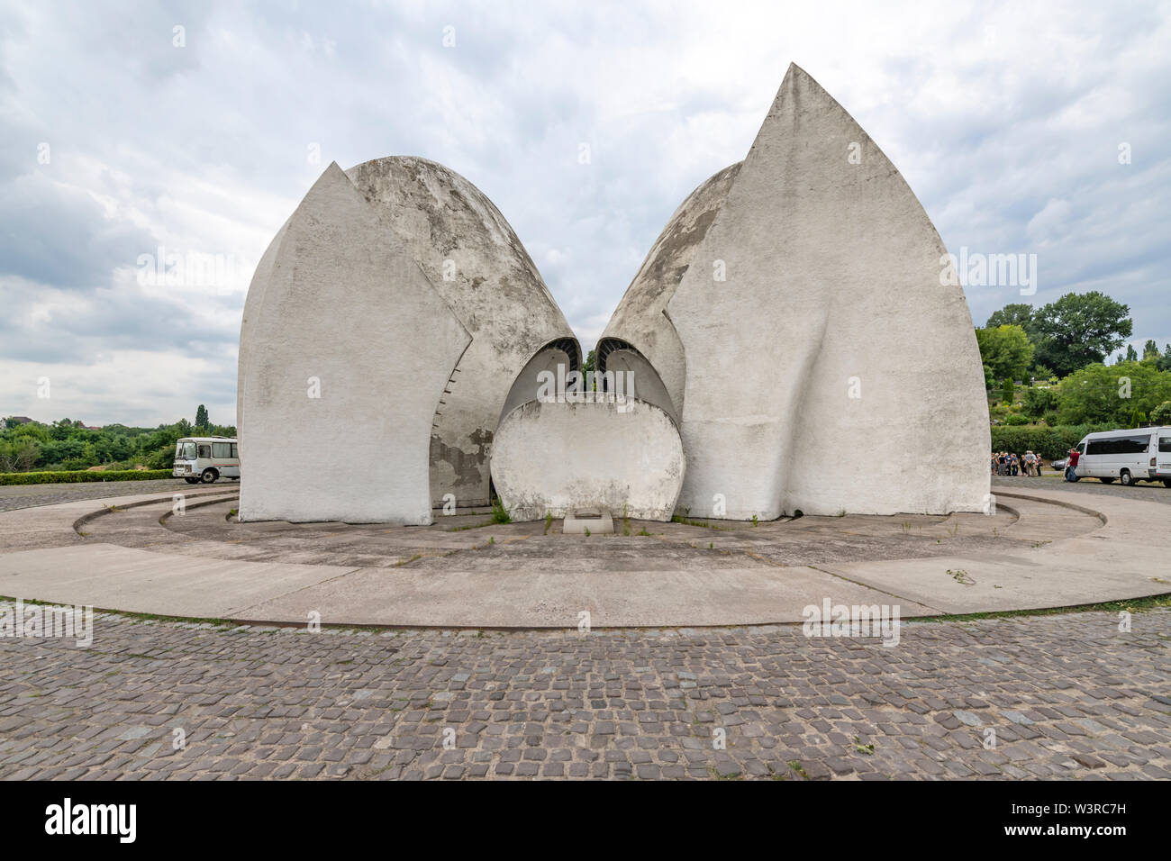 Parc du souvenir, Kiev. Le bâtiment central est ce crématorium par Miletsky architecture Abraham, qui a également créé Hotel Salute dans la ville. Banque D'Images