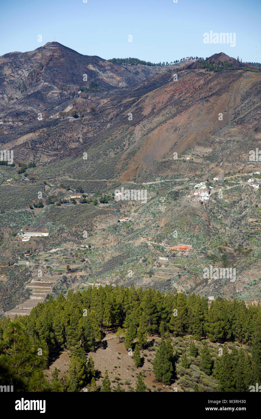 Point de vue de la deuxième plus haute - Roque Nublo place dans gran secteur de 1813 mètres au-dessus du niveau de la mer.magnifique vue sur la vallée ci-dessous. Banque D'Images