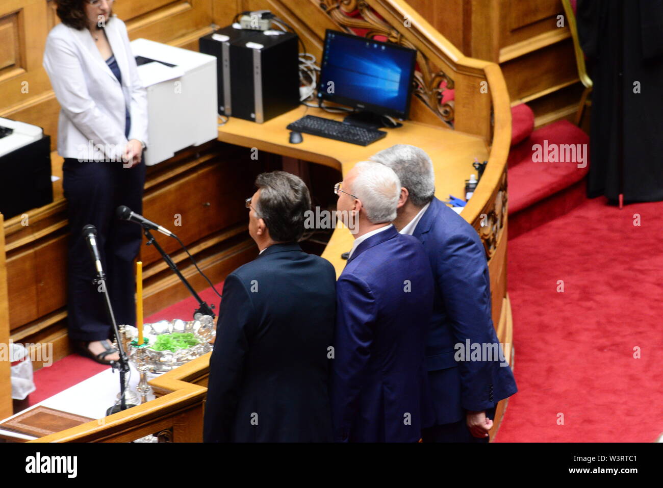 Athènes, Grèce. 17 juillet, 2019. Députés musulmans grecs ont prêté serment dans le Coran. Credit : Dimitrios Karvountzis/Pacific Press/Alamy Live News Banque D'Images