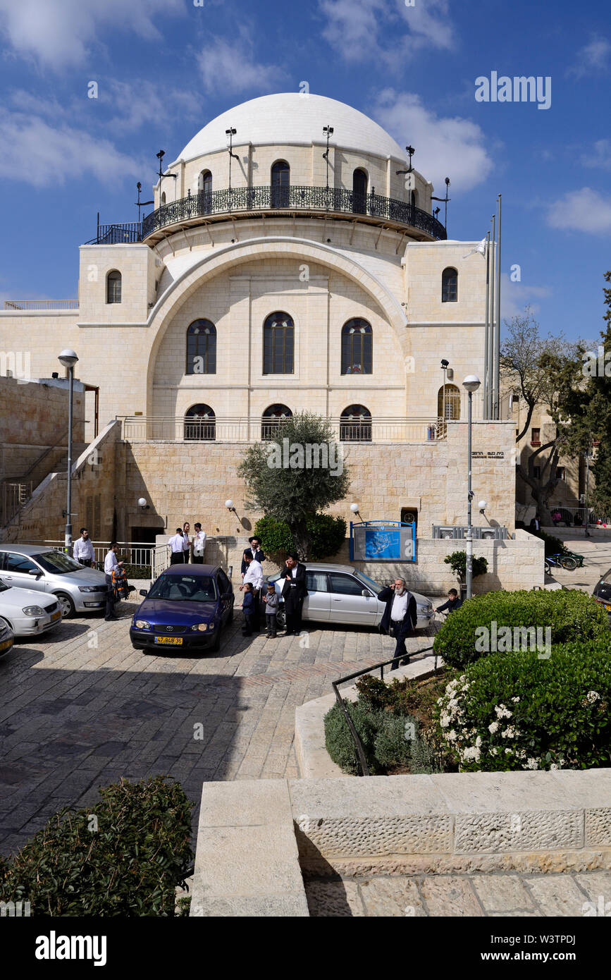 La synagogue néo-byzantine „Hurva, en forme de dôme blanc brillant, est également la synagogue „Ruin, dans le quartier juif de la vieille ville de Jérusalem, en Israël Banque D'Images