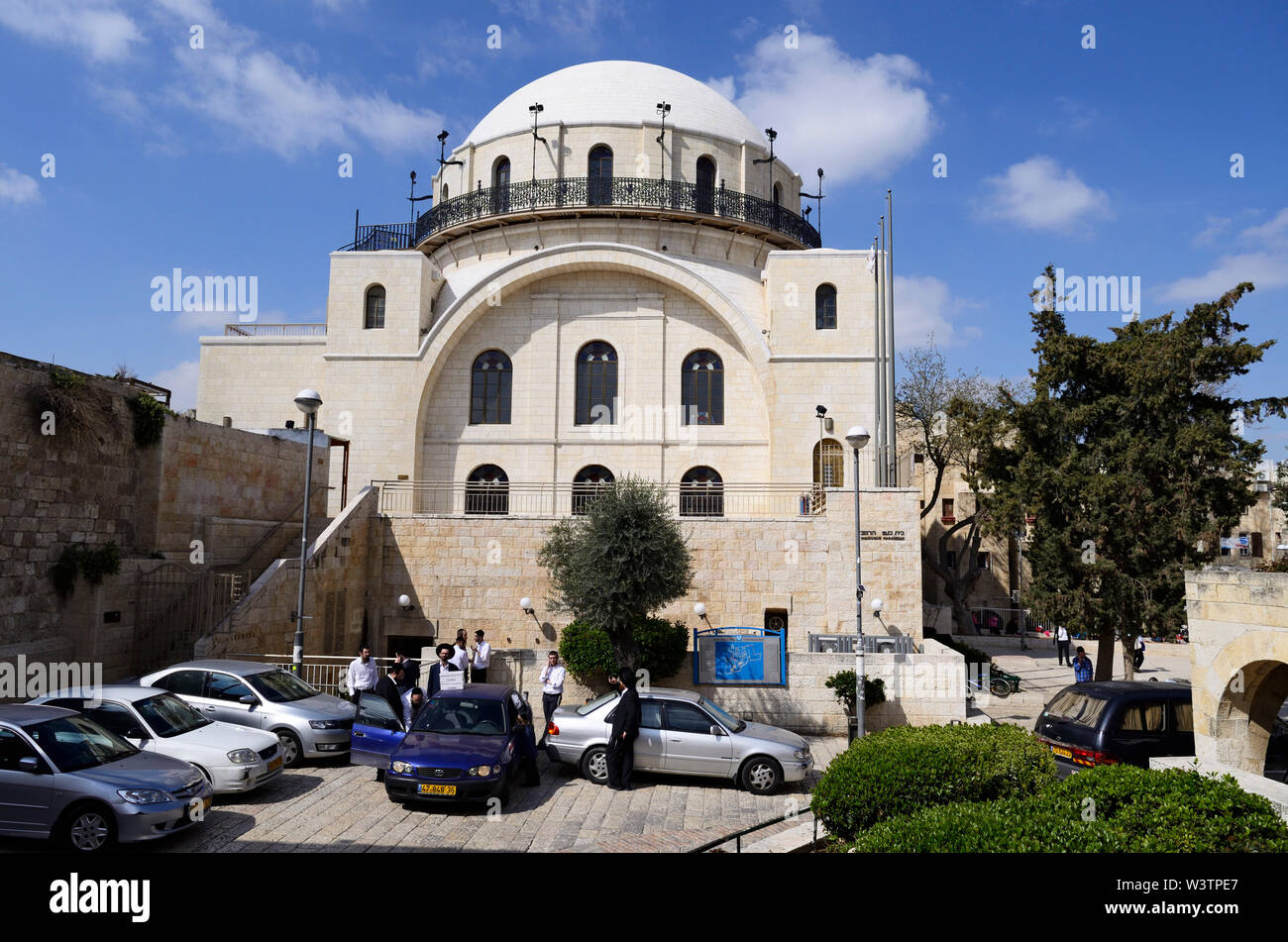 La synagogue néo-byzantine „Hurva, en forme de dôme blanc brillant, est également la synagogue „Ruin, dans le quartier juif de la vieille ville de Jérusalem, en Israël Banque D'Images