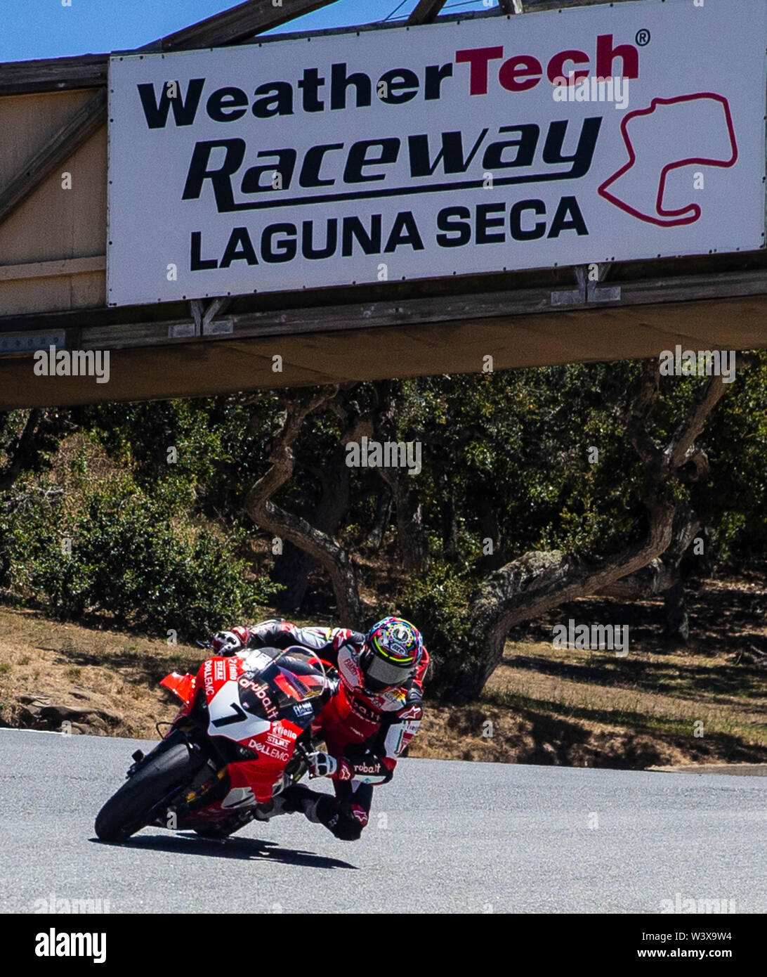 Jul 14 2019, Monterey, CA, U.S.A. #  7 Chaz Davies entrée en tour 9 pendant la Motul FIM Superbike World Championship SBK World Tour américain Geico Course 2 à Weathertech Raceway Laguna Seca Monterey, CA James Thurman / CSM Banque D'Images