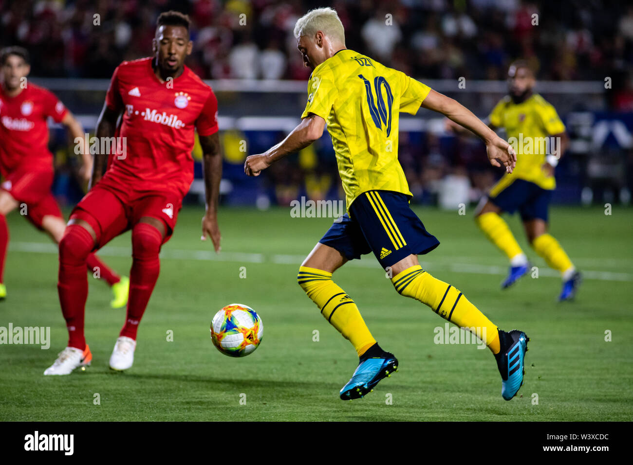 Los Angeles, USA. 17 juillet, 2019. Mesut Ozil (10) Le nouveau Arsenal sport away jersey contre le Bayern de Munich dans la Coupe des Champions internationaux. Crédit : Ben Nichols/Alamy Live News Banque D'Images