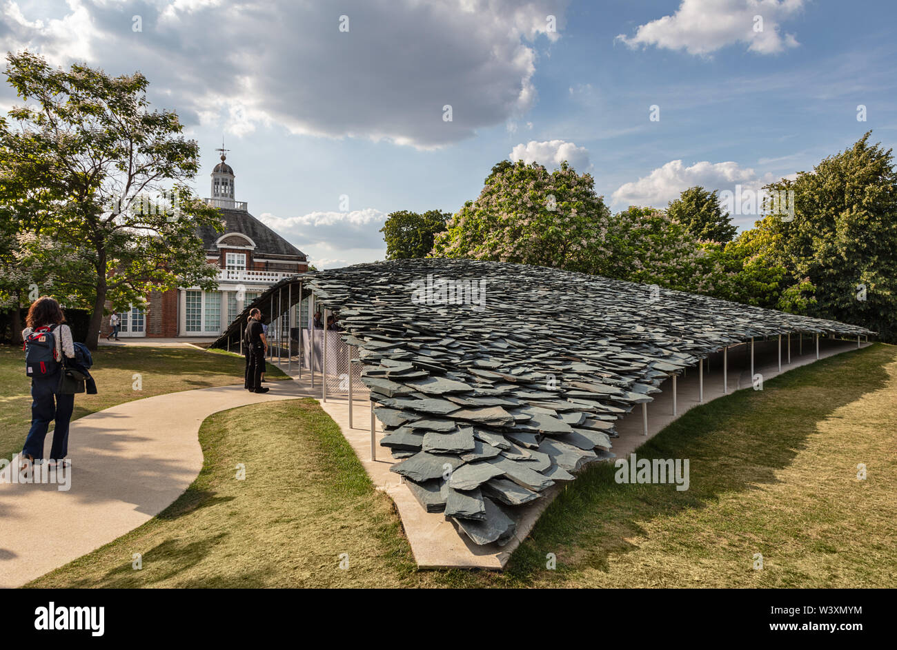 La serpentine Pavilion 2019 conçu par Junya Ishigami Banque D'Images